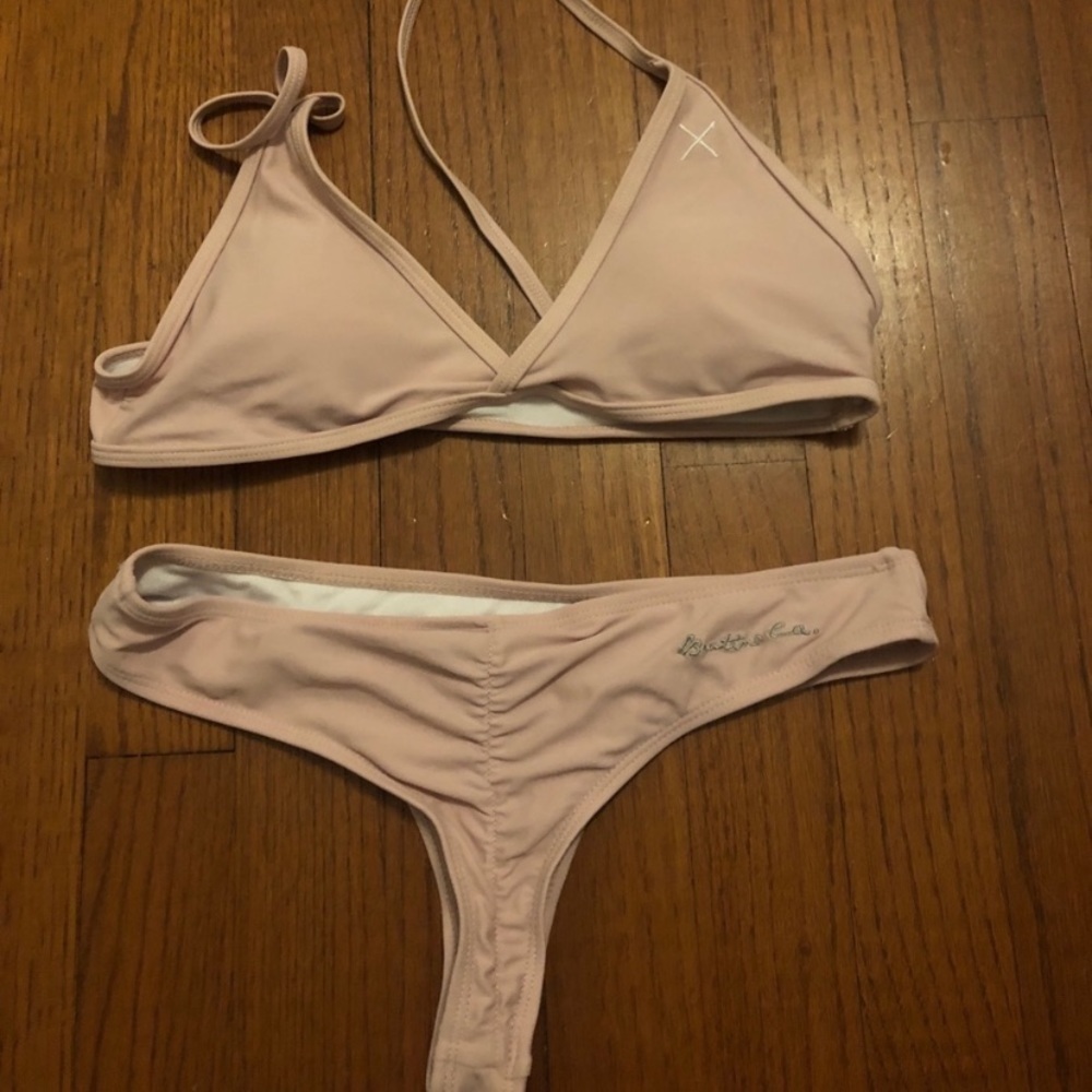Boutinela bikini